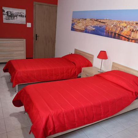 Very Bright Well Kept Apartment مارساسكالا المظهر الخارجي الصورة